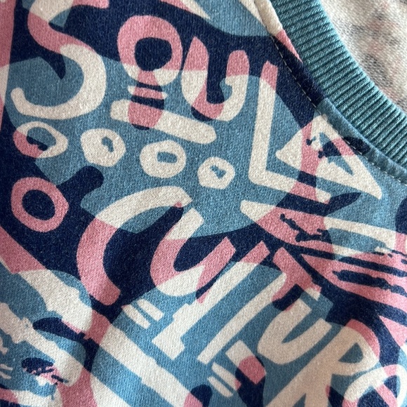 Cozy Girl to wear OVERSIZED Sweatshirt (or size 3XL) - Picture 5 of 5